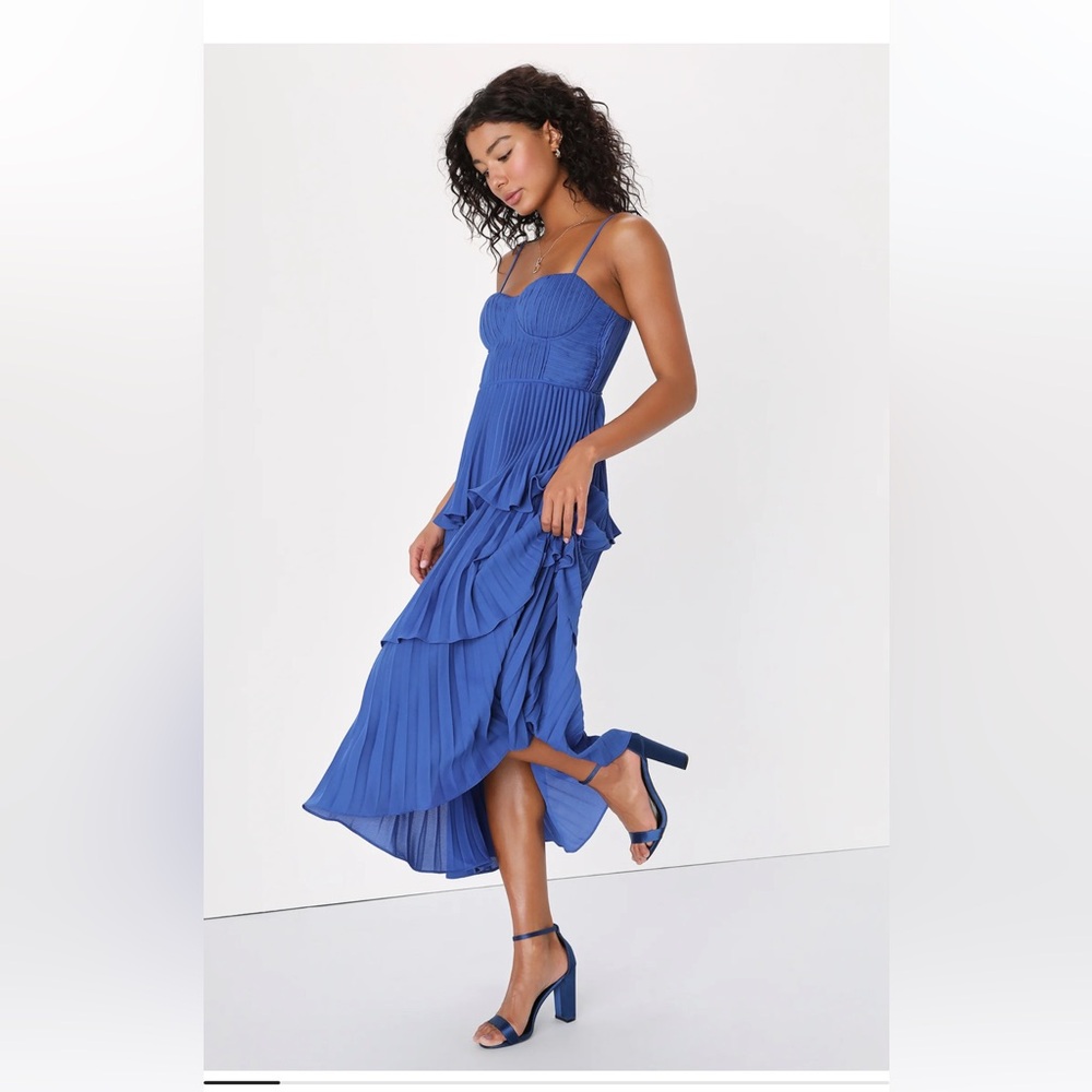 NWOT Lulu's Cobalt Strapless Pleated Midi Dress